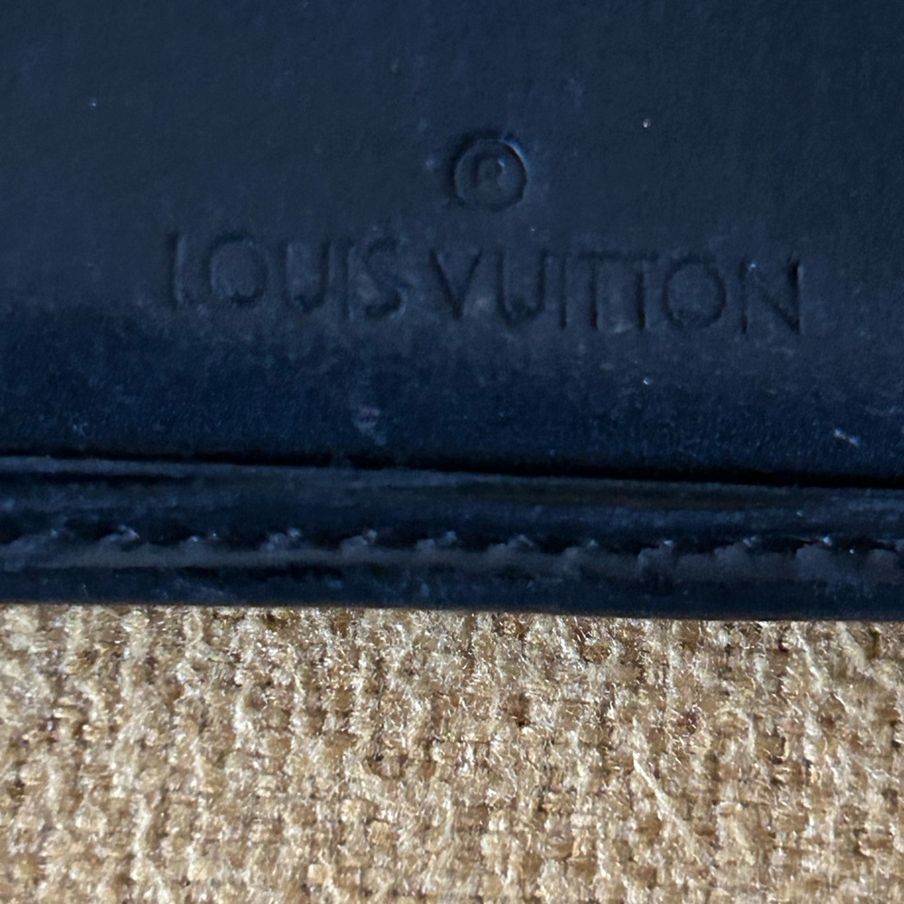 Louis Vuitton Epi Men’s Bi-Fold Wallet - Picture 13 of 13